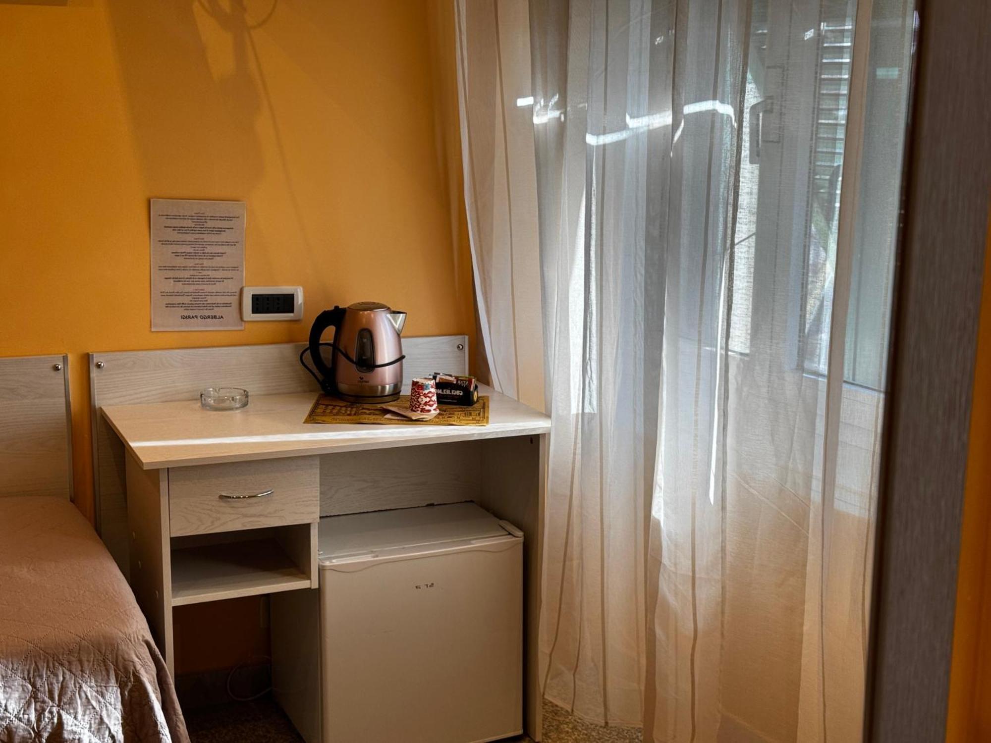 Albergo Parigi Генуя Экстерьер фото