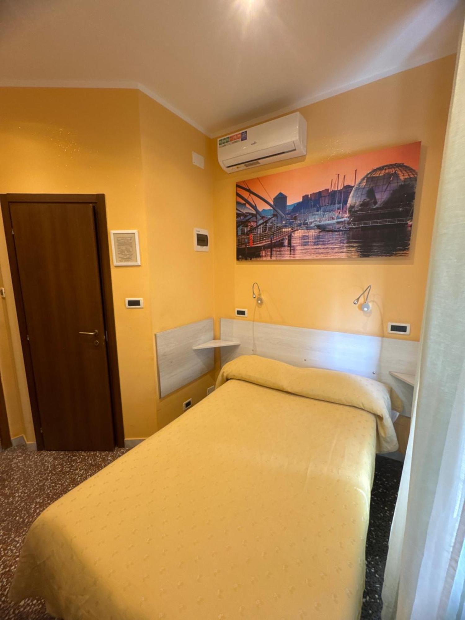 Albergo Parigi Генуя Экстерьер фото